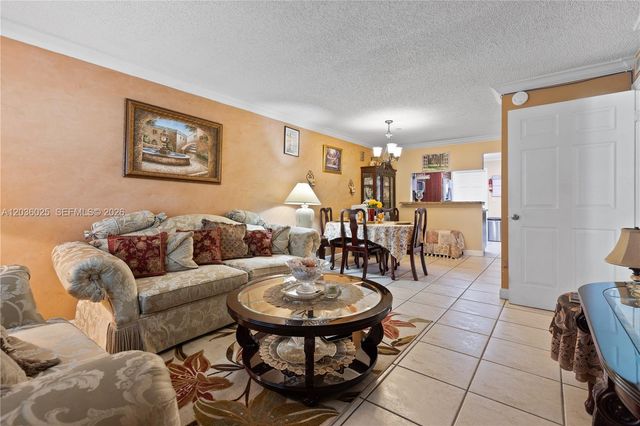 3777 NW 78th Avenue 9C, Davie, FL 33024