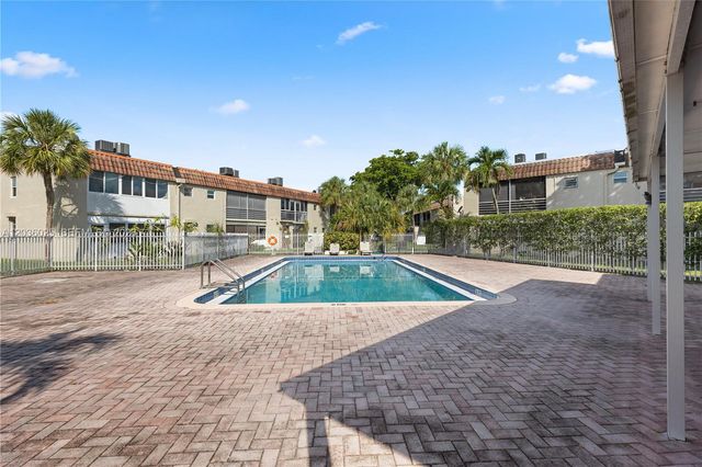 3777 NW 78th Avenue 9C, Davie, FL 33024