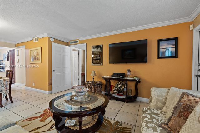 3777 NW 78th Avenue 9C, Davie, FL 33024