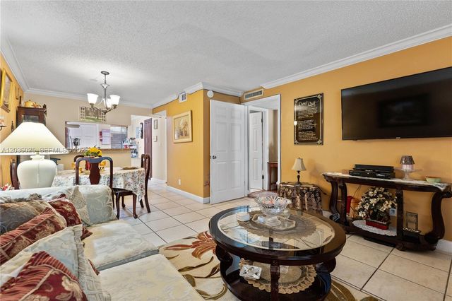3777 NW 78th Avenue 9C, Davie, FL 33024