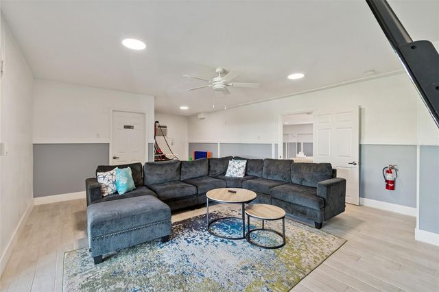 330 6TH AVENUE, Indian Rocks Beach, FL 33785