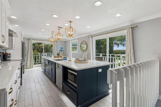 330 6TH AVENUE, Indian Rocks Beach, FL 33785