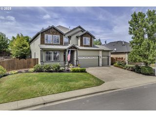 1131 N MADISON St, Lafayette, OR 97127