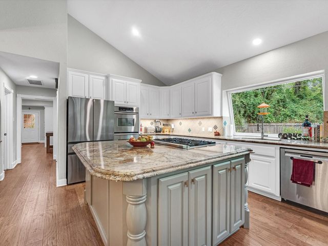 13710 Lost Creek Road, Tomball, TX 77375