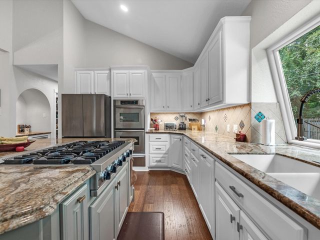 13710 Lost Creek Road, Tomball, TX 77375