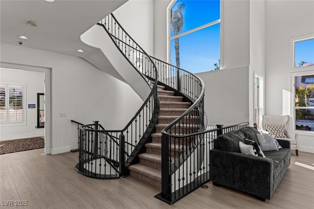 1901 Newport Bay Drive, Las Vegas, NV 89117