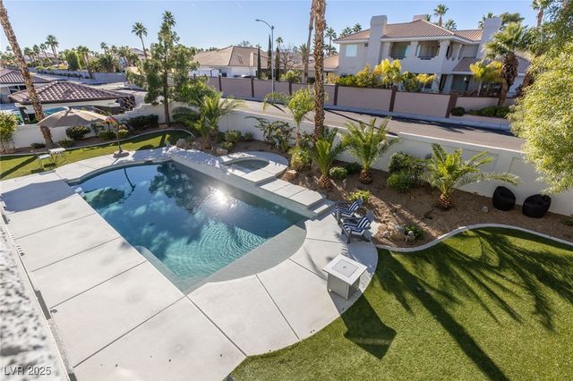 1901 Newport Bay Drive, Las Vegas, NV 89117