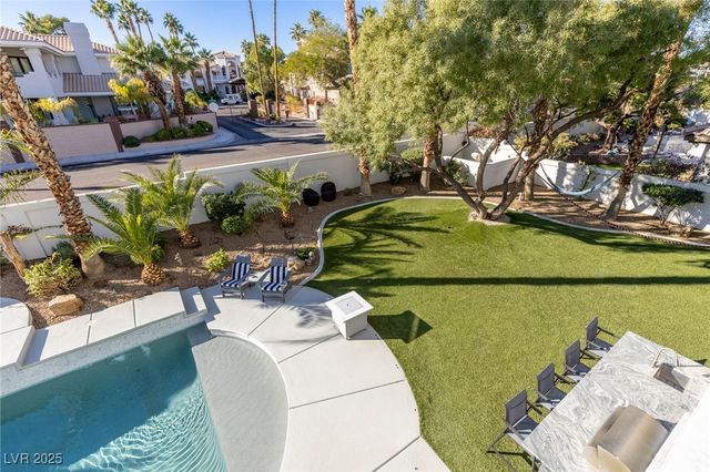 1901 Newport Bay Drive, Las Vegas, NV 89117