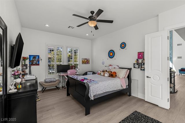 1901 Newport Bay Drive, Las Vegas, NV 89117