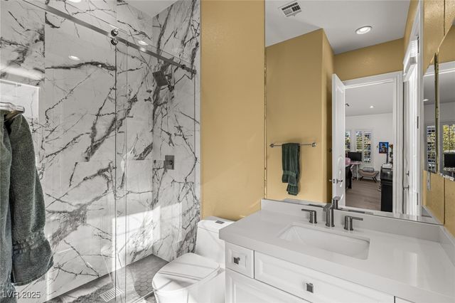 1901 Newport Bay Drive, Las Vegas, NV 89117