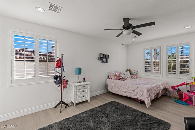 1901 Newport Bay Drive, Las Vegas, NV 89117