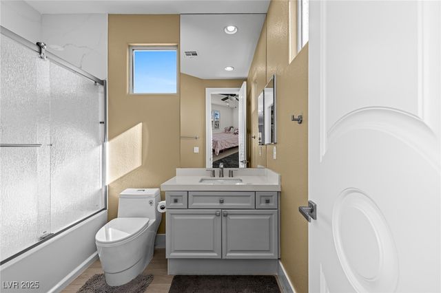 1901 Newport Bay Drive, Las Vegas, NV 89117