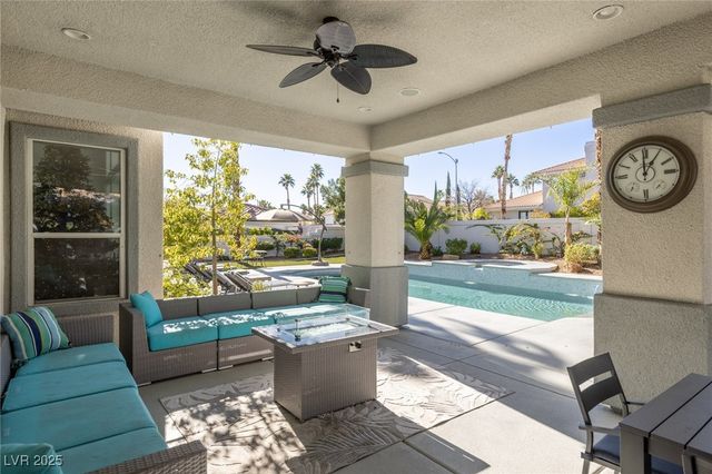 1901 Newport Bay Drive, Las Vegas, NV 89117