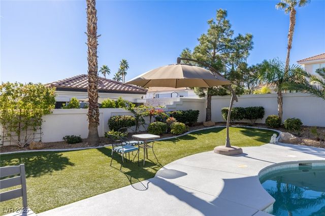 1901 Newport Bay Drive, Las Vegas, NV 89117