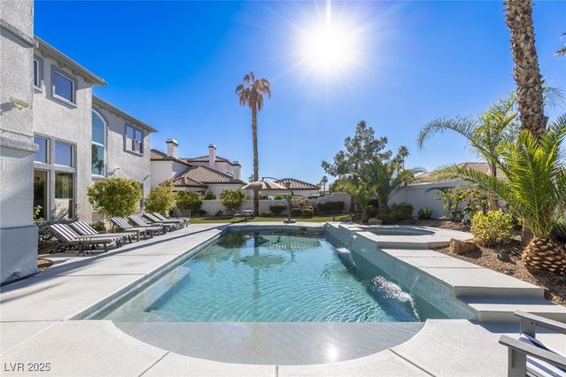 1901 Newport Bay Drive, Las Vegas, NV 89117