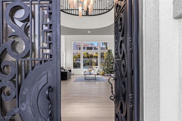 1901 Newport Bay Drive, Las Vegas, NV 89117