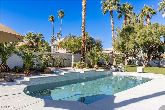 1901 Newport Bay Drive, Las Vegas, NV 89117