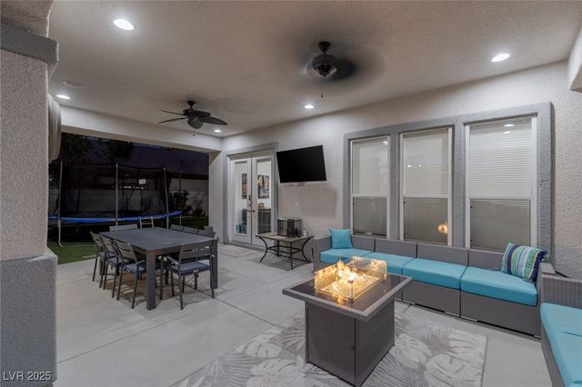 1901 Newport Bay Drive, Las Vegas, NV 89117