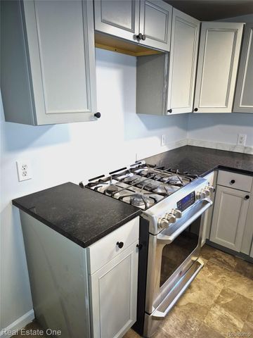 51 Elizabeth Street, River Rouge, MI 48218