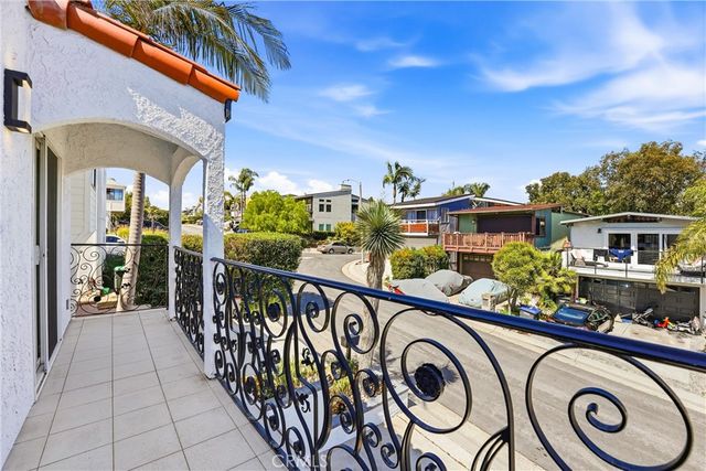 885 Tia Juana Street, Laguna Beach, CA 92651