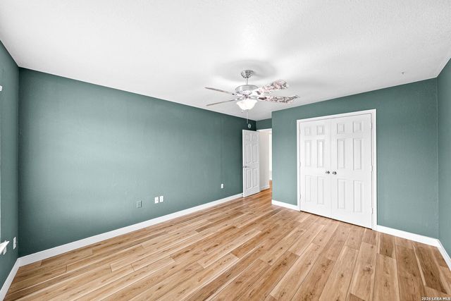 122 Castlewood Dr, Seguin, TX 78155