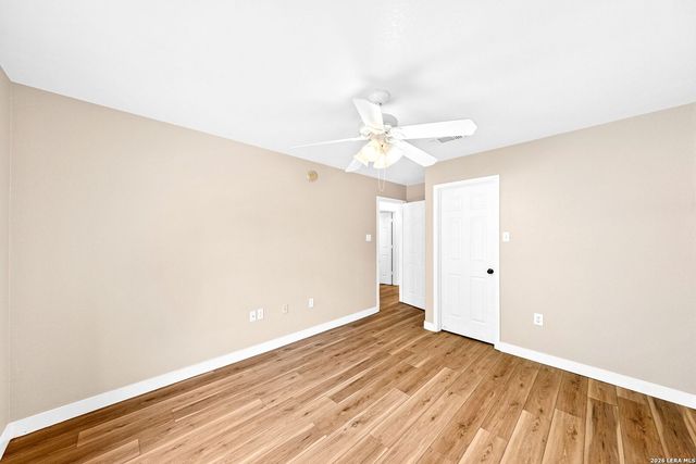 122 Castlewood Dr, Seguin, TX 78155