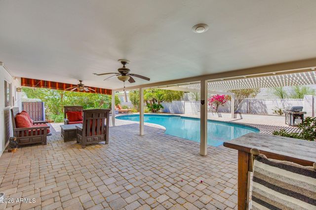 2236 E CACTUS WREN Drive, Phoenix, AZ 85020