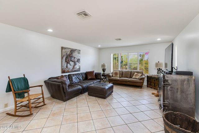 2236 E CACTUS WREN Drive, Phoenix, AZ 85020
