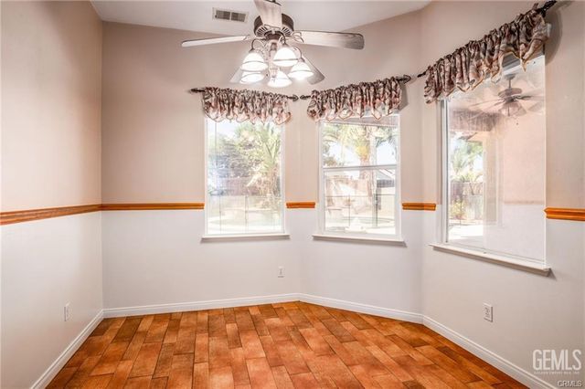 3400 Medallion Rose Avenue, Bakersfield, CA 93313