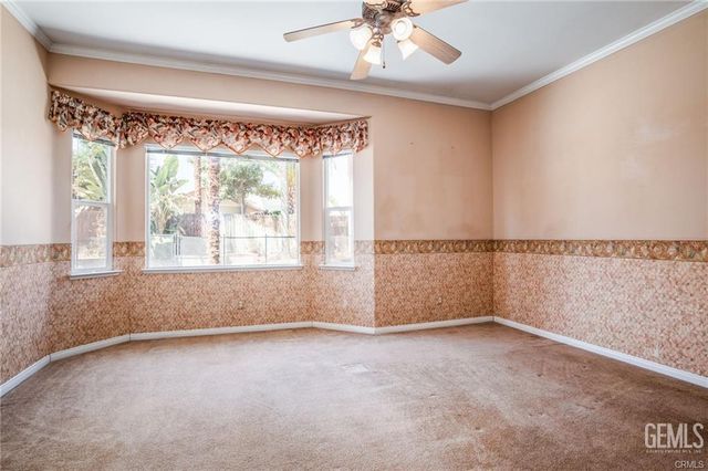 3400 Medallion Rose Avenue, Bakersfield, CA 93313