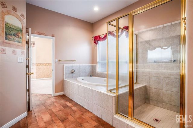 3400 Medallion Rose Avenue, Bakersfield, CA 93313