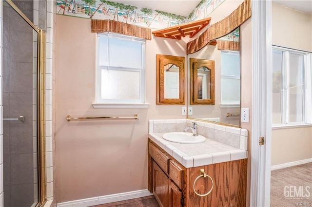 3400 Medallion Rose Avenue, Bakersfield, CA 93313