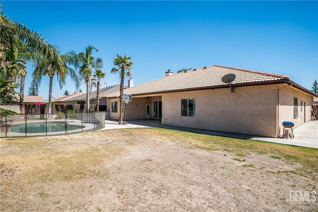 3400 Medallion Rose Avenue, Bakersfield, CA 93313
