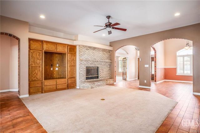 3400 Medallion Rose Avenue, Bakersfield, CA 93313