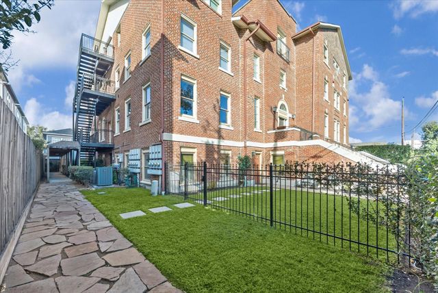 215 W Norma Street 301, Houston, TX 77009