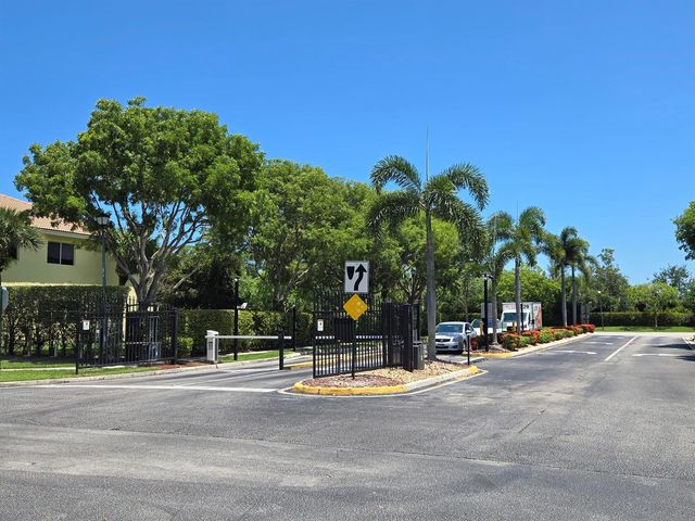 921 Imperial Lake Road, West Palm Beach, FL 33413