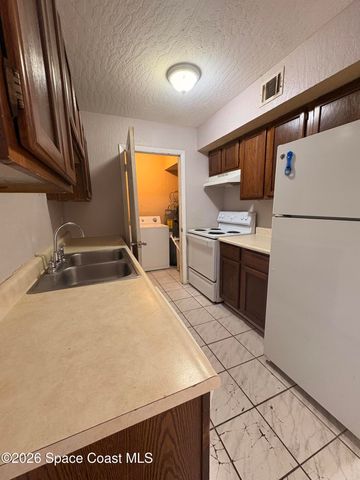 2101 Forest Knoll Drive NE 208, Palm Bay, FL 32905
