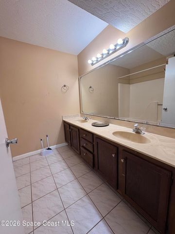 2101 Forest Knoll Drive NE 208, Palm Bay, FL 32905