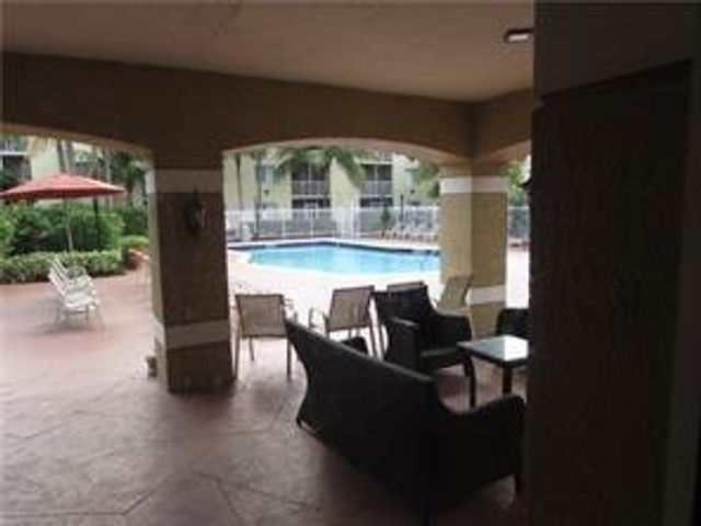 470 S Park Road 302, Hollywood, FL 33021