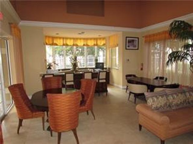 470 S Park Road 302, Hollywood, FL 33021