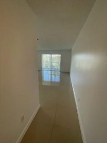 470 S Park Road 302, Hollywood, FL 33021