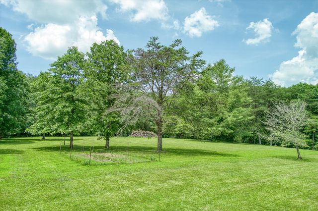 546 Buck Creek Rd, Crossville, TN 38555