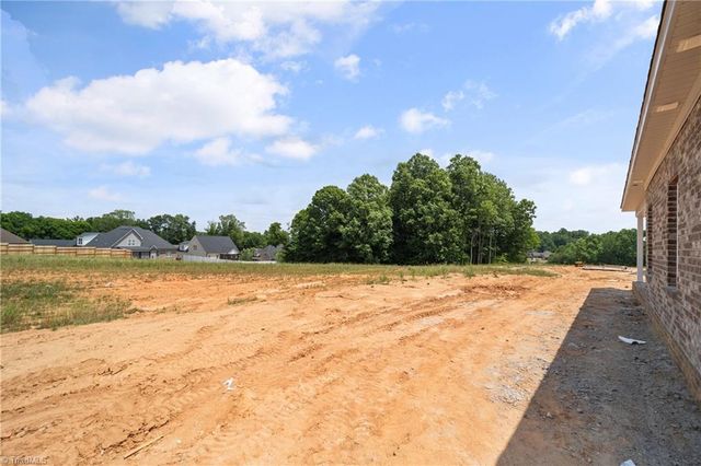 228 Avian Lane, Winston-salem, NC 27127