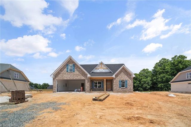 228 Avian Lane, Winston-salem, NC 27127