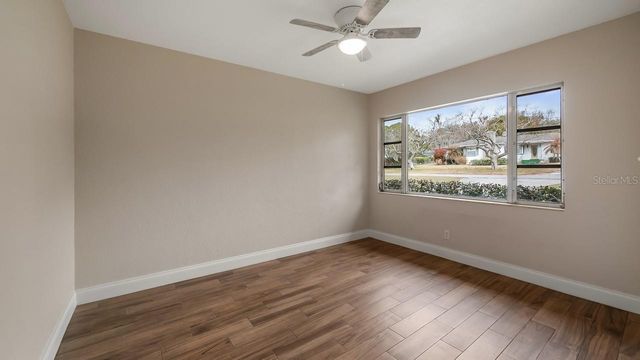 107 E MAGNOLIA AVENUE, Howey In The Hills, FL 34737