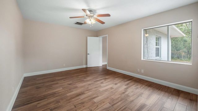 107 E MAGNOLIA AVENUE, Howey In The Hills, FL 34737