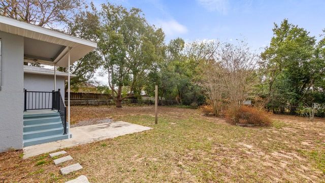 107 E MAGNOLIA AVENUE, Howey In The Hills, FL 34737