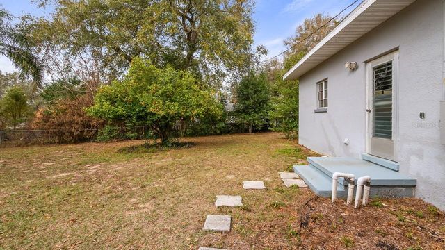 107 E MAGNOLIA AVENUE, Howey In The Hills, FL 34737