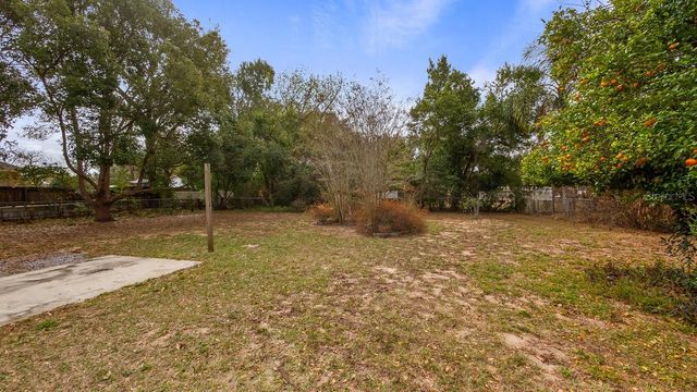 107 E MAGNOLIA AVENUE, Howey In The Hills, FL 34737