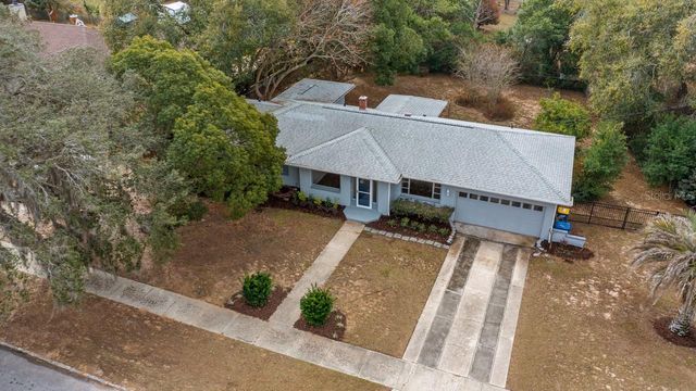 107 E MAGNOLIA AVENUE, Howey In The Hills, FL 34737